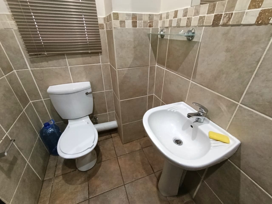 1 Bedroom Property for Sale in Vredenhof Sh Free State